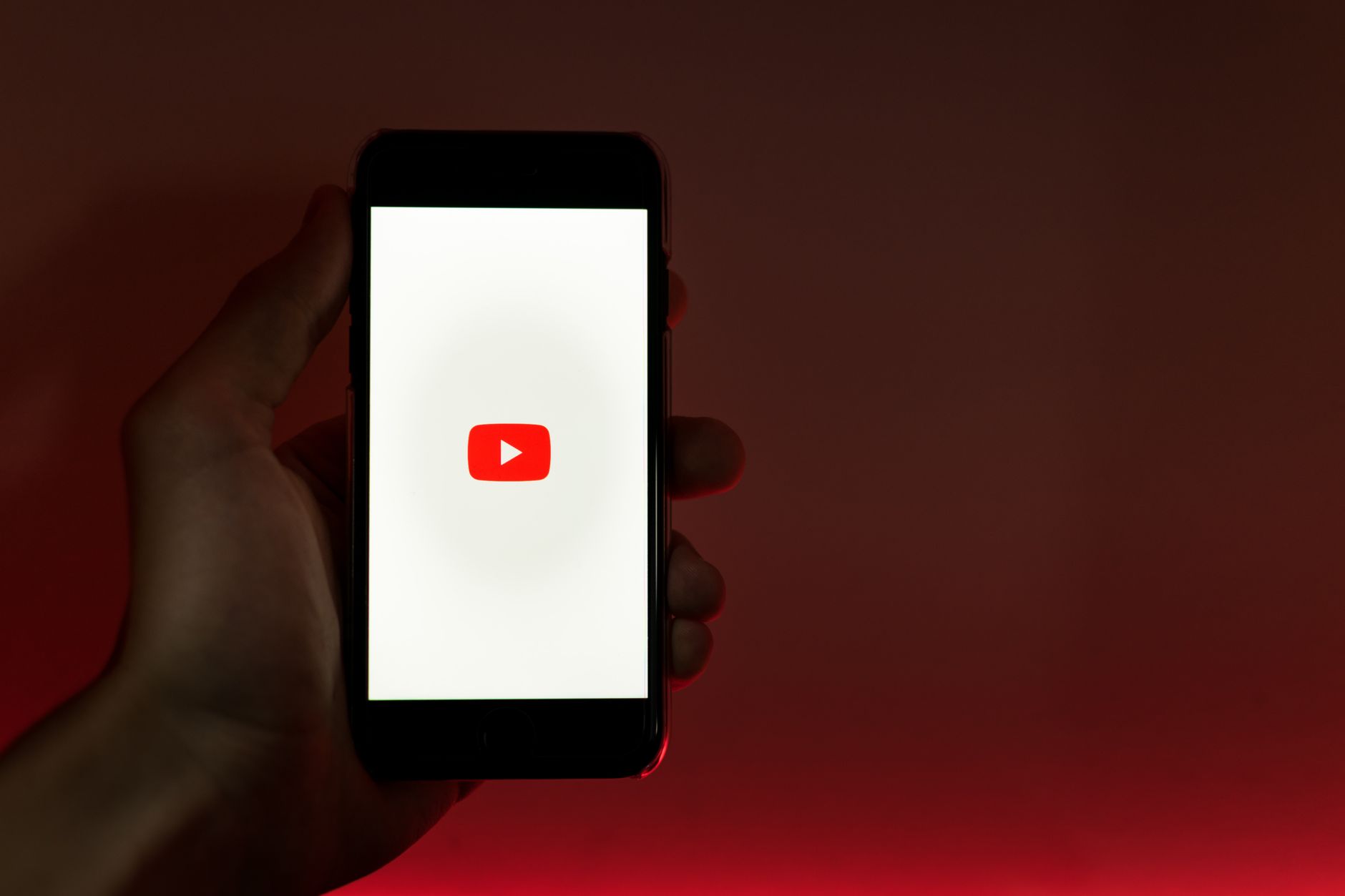 logo YouTube smartphone